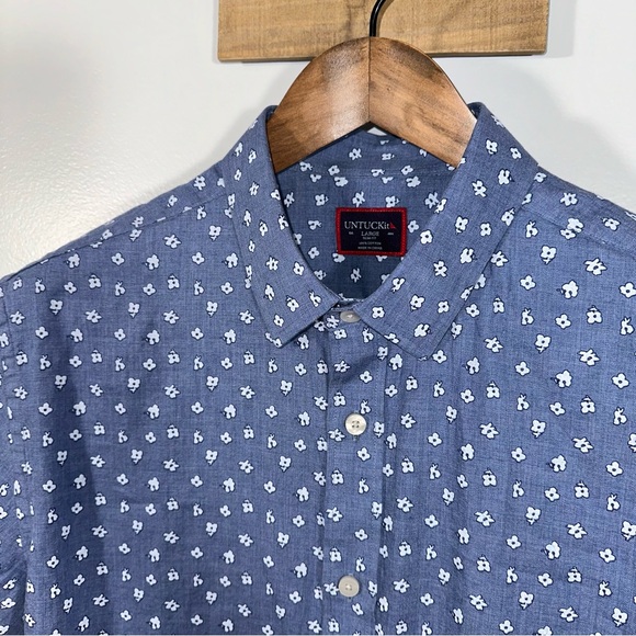 šUNTUCKit Menās Slim Fit Button Down Shortsleeved Shirt - Size Large SLIM FIT - Picture 3 of 14